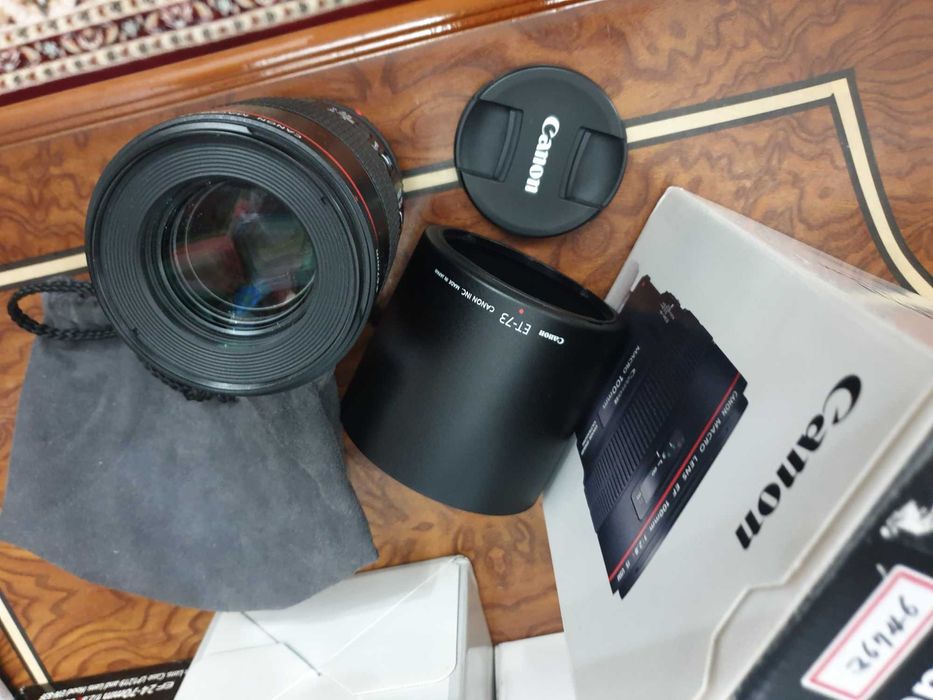 Продам обьектив Кенон 100 F2.8 макро в упаковке новая