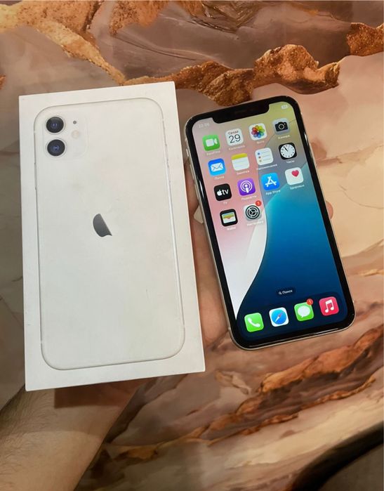 Продам телефон айфон 11