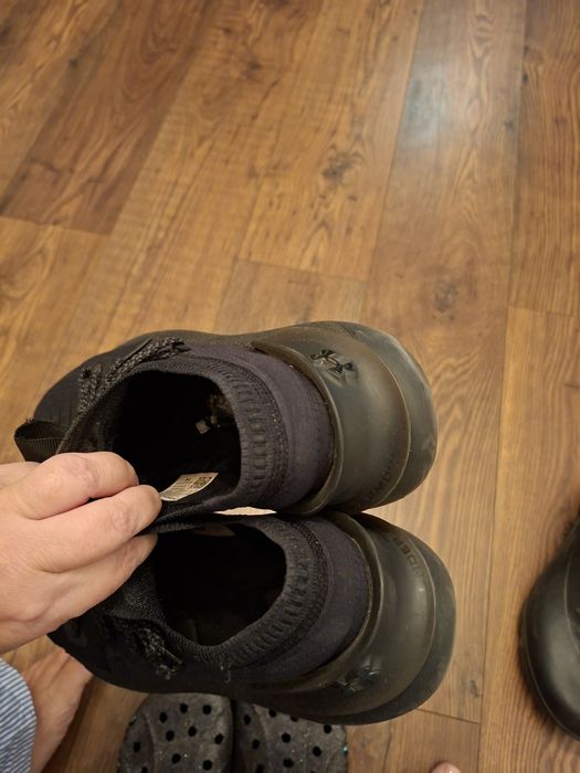 Asidasi Under armour