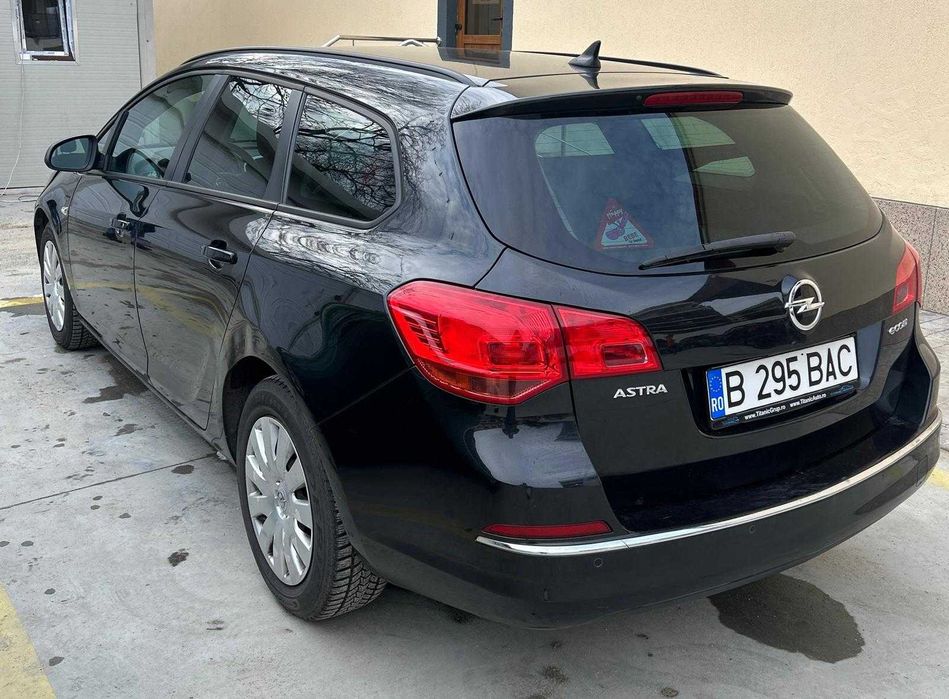 Opel Astra J 2013