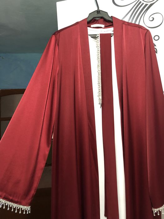 Платье срочно продам