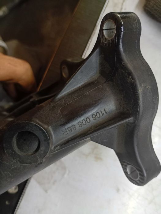 Carcasa termostat 110600686r Nissan Qashqai 2 J11 (2013 - 2020) 1.6 dci R9M 1.6 dci