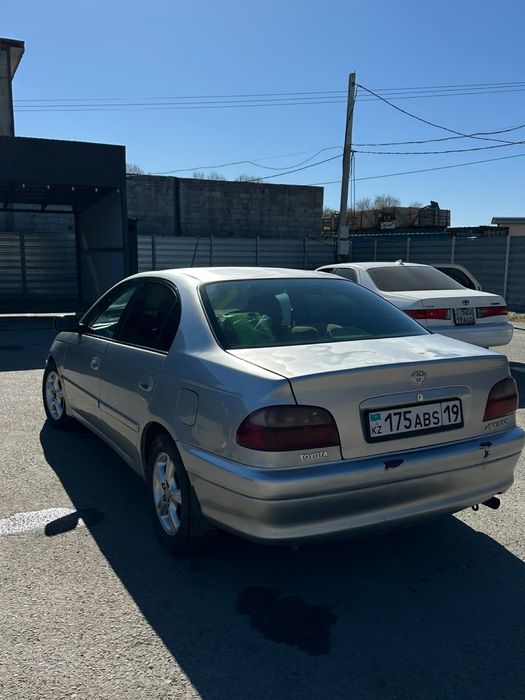 Toyota Avensis 2002 г. — продаётся