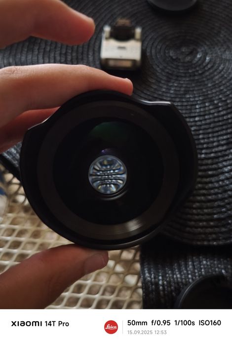 Sony 16mm f/2.8 + Ultra Wide Converter 0.75x – Перфектно състояние