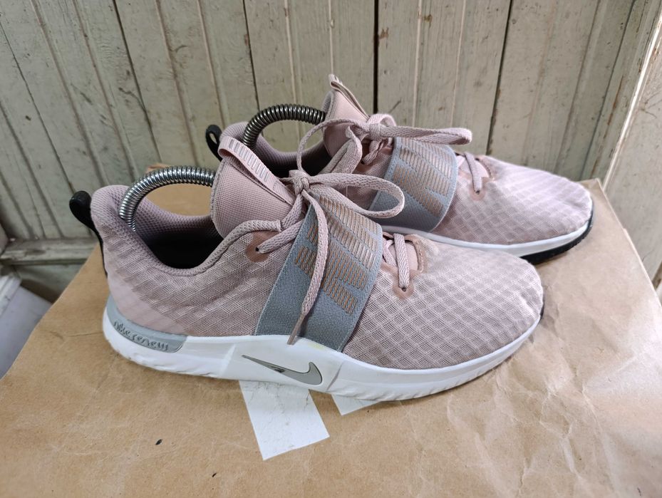 ''Nike In-Season TR 9''оригинални маратонки 40.5 номер