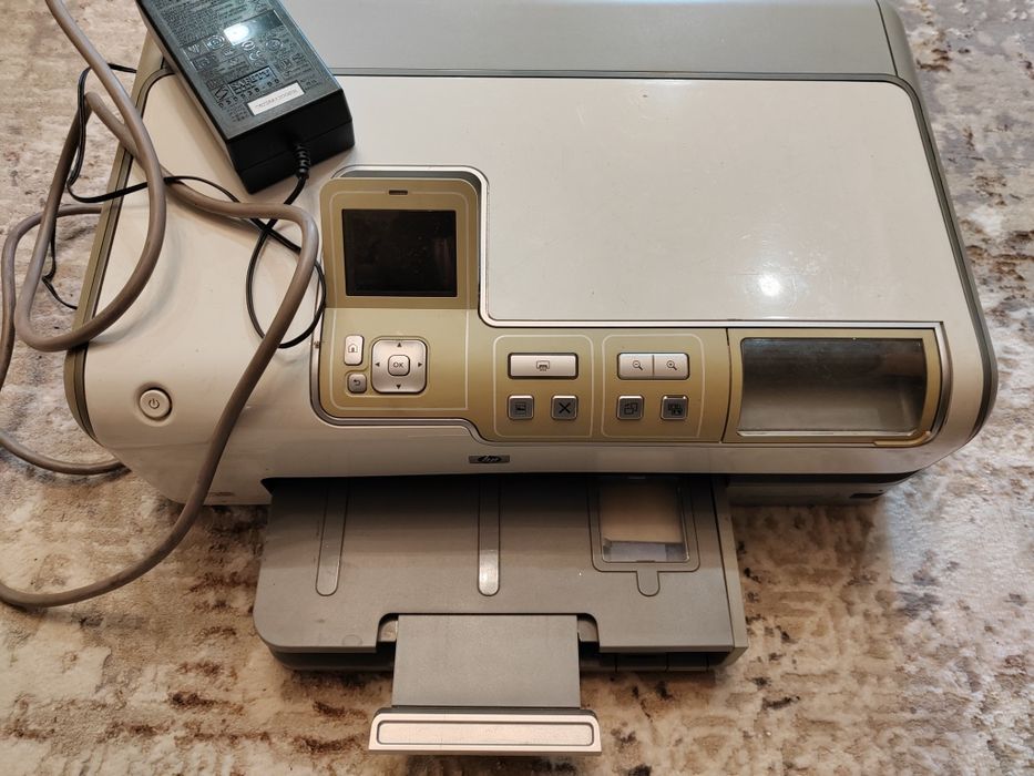 Продам цветной принтер HP