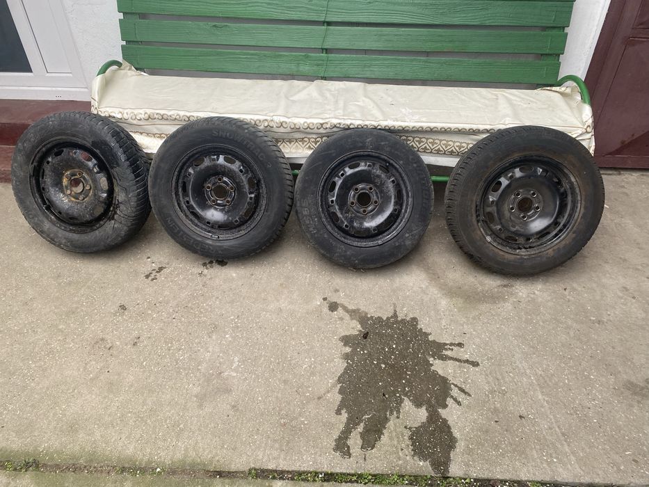 Vand roti polo 9n  de iarna. R14 + Usa din stanga fata (sofer)