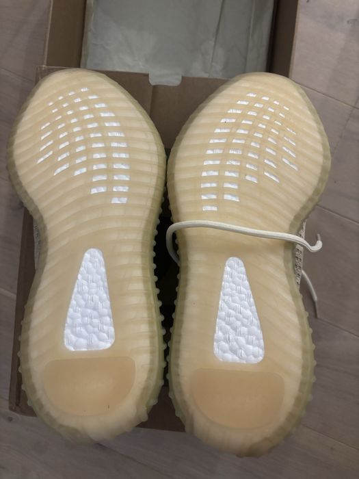 Yeezy 350 V2  41 1/3