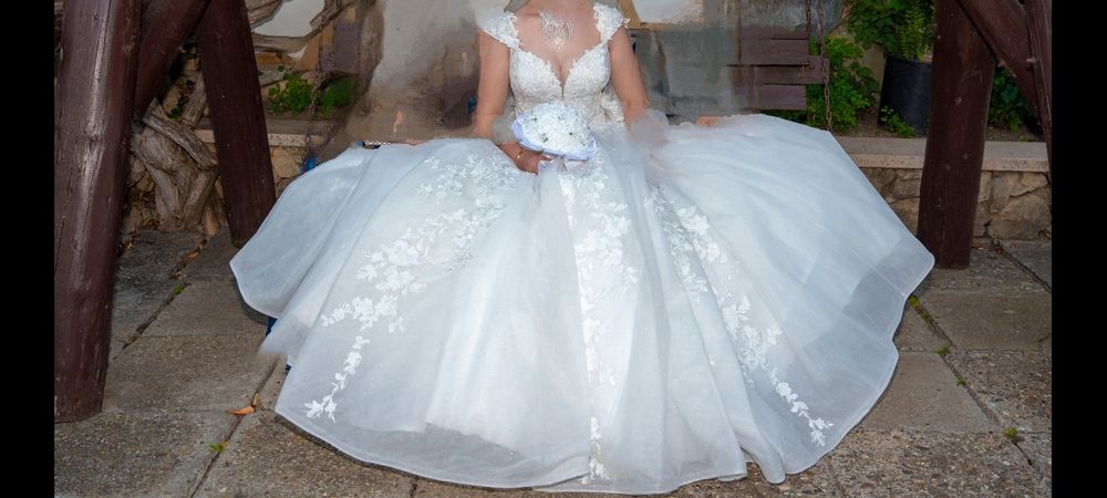 Vând rochie de mireasă