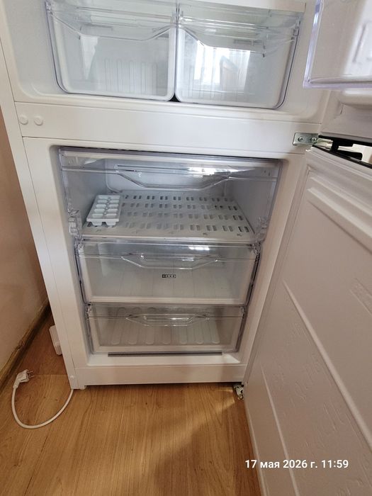 Холодильник Indesit DS 4160 W белый