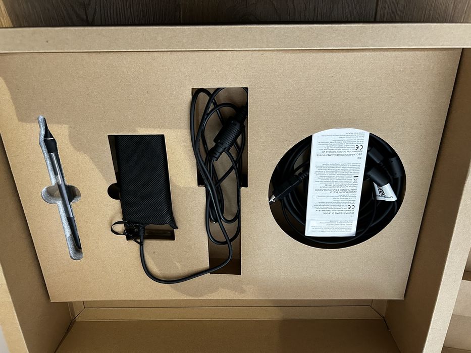 Графичен таблет Wacom - Cintiq 16, DТK-1660 - 15.6", черен