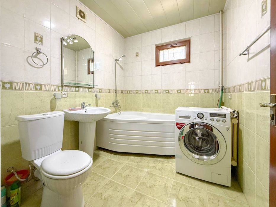 2/3/4 77 серия Шота Руставели ул. Миракилова 60м2