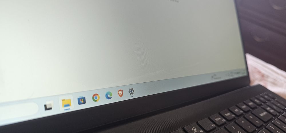 Dell  Vostro i3-1305u