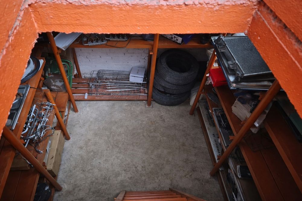 Гараж в Каскелене