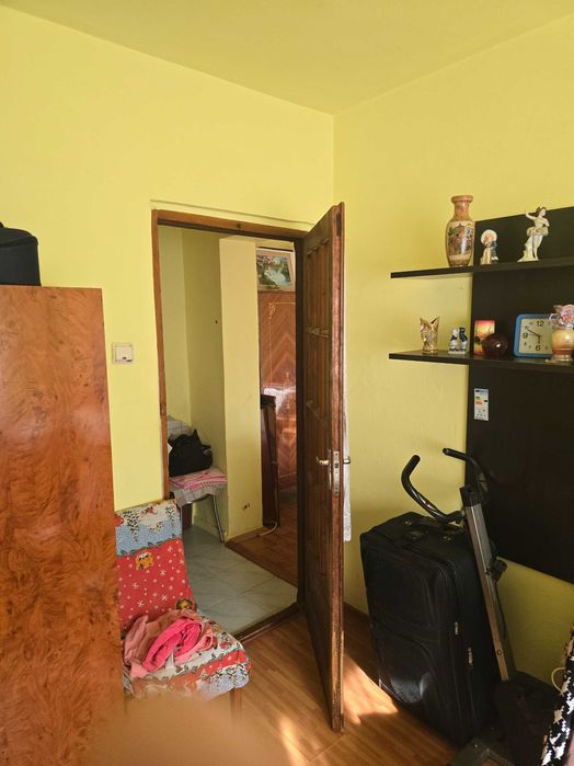 Vand apartament 2 camere situat pe strada viitorului bloc 9A, sc2,etaj 2, ap.29.  Pret negociabil 30000 de euro. Contact: 0034603258553.