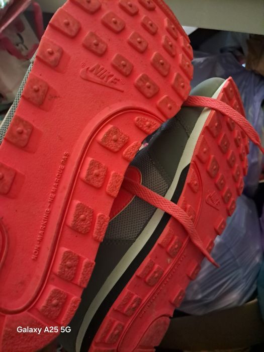 Vand adidași Nike