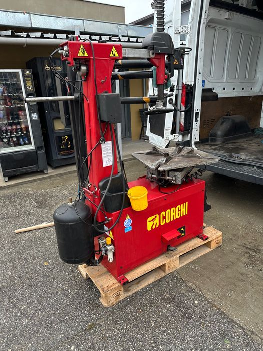 CORGHI Гумодемонтажнамашина