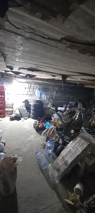 Ховли сотилади..