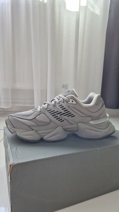 Adidași New Balance 9060 Ofertă