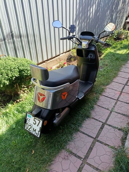 Электромопед Yadea E8 S