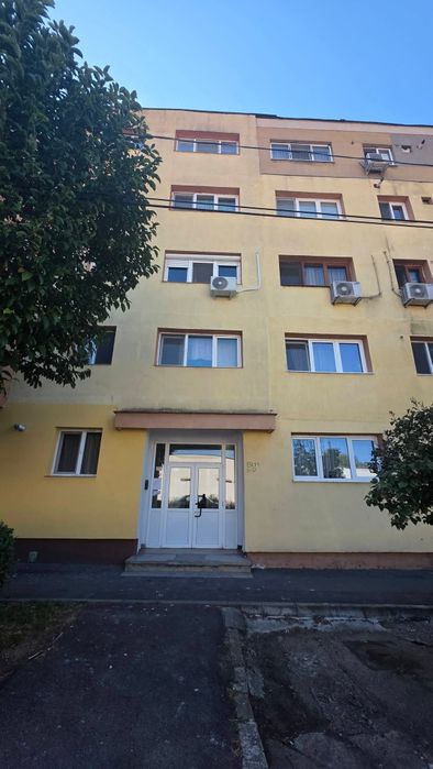 Apartament cu 3 camere