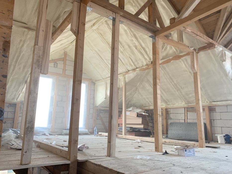 Izolatie spuma poliuretanica Mansarde,Hale,Terase