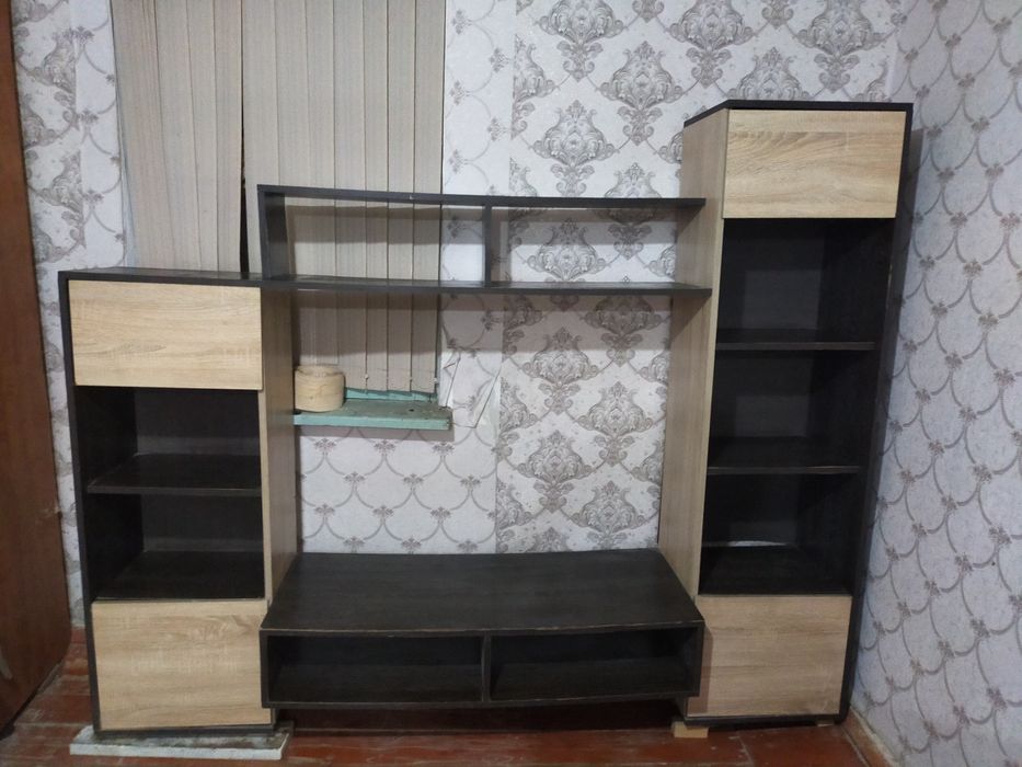 Продам Стенку  для гостиный