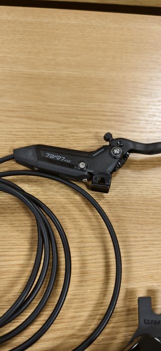 Комплект дискови спирачки SRAM Level Silver Stealth с 4 бутала