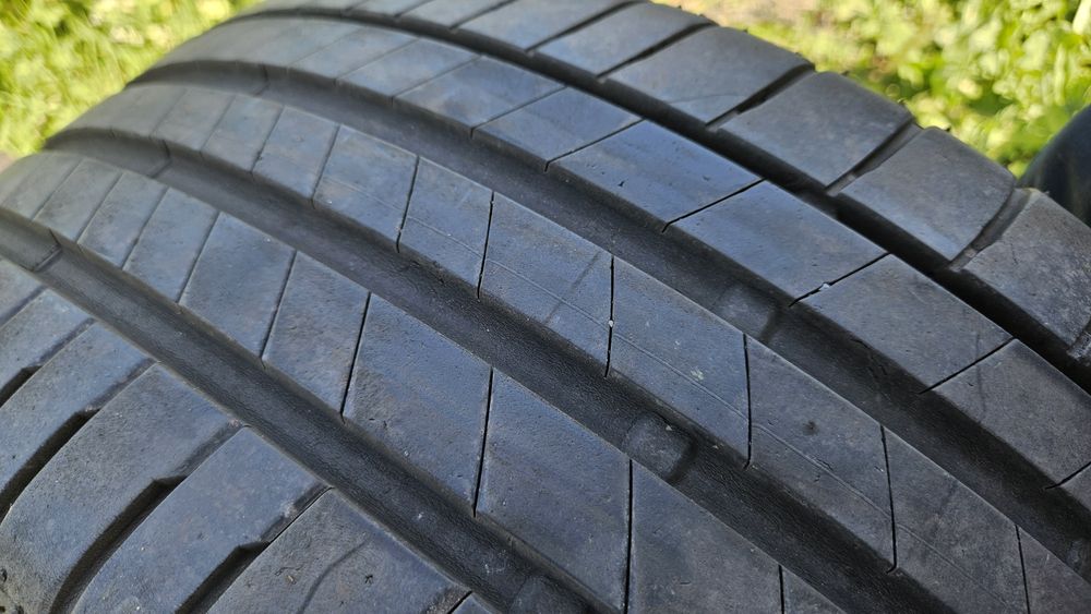 2бр гуми 225 40 18 бриджстоун