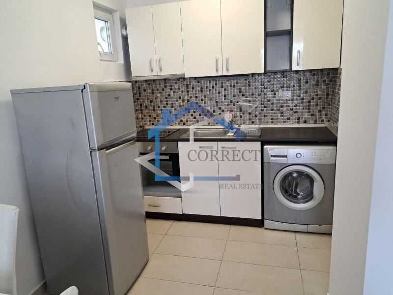 Дава се под наем Тристаен апартамент в с. Чайка, Област Варна - 77 кв.м за 561 € - Снимка #1