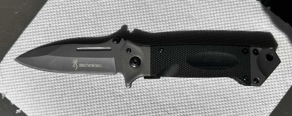 Продавам доста различни ножове