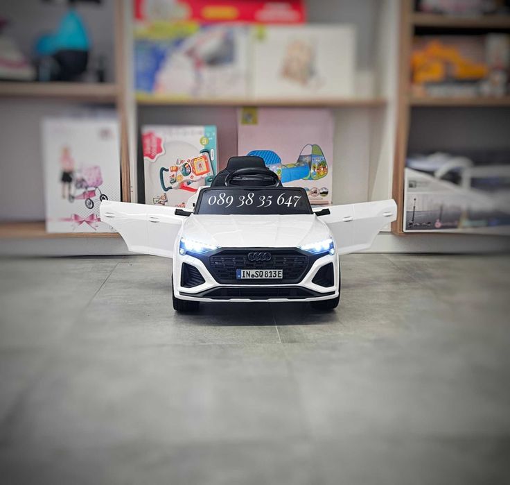 ПРОМОЦИЯ!НОВО!Акумулаторен джип Audi SQ8 WHITE с 12V батерия,МЕКИ ГУМИ