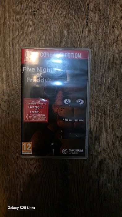 Nintendo Switch OLED Ediţie Specială Zelda + 2 Jocuri + Husă