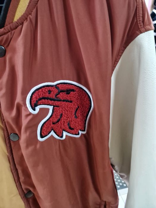 Продам куртка ( бомбер) в идеальном состоянии.