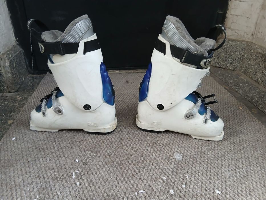 Ложные ботинки для лыж