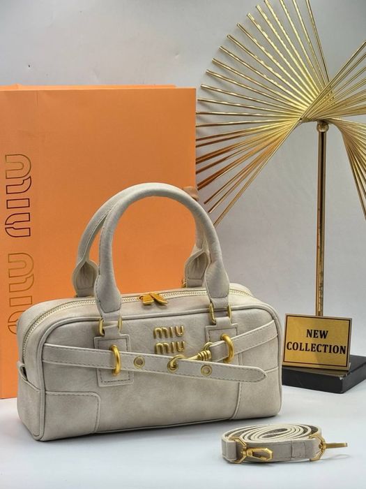 Geanta Miu Miu noua !!! Dimensiuni 27/14 !!!