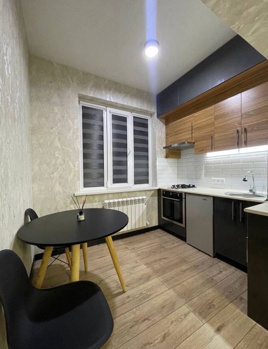 Квартира на Ц5-школа Эрудит 1*2/3/4 общ пл 42м  Евро с обстановкой