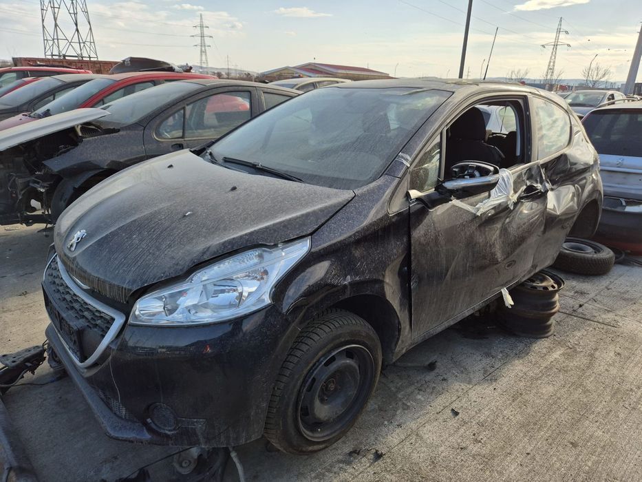 Dezmembram Peugeot 208, an 2013, 1.0 benzina, cutie manual