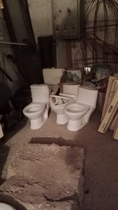 Продаю б/у ДЕТСКИЕ  унитазы.