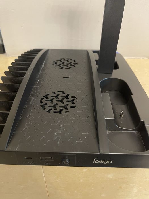 iPega PG-P5013B Мултифункционална стойка за PS5 и аксесоари, черен