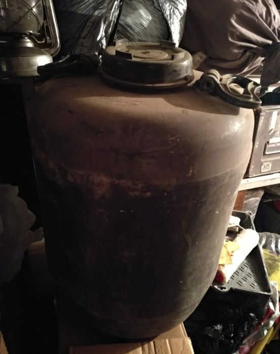 Продам пластиковую бочку