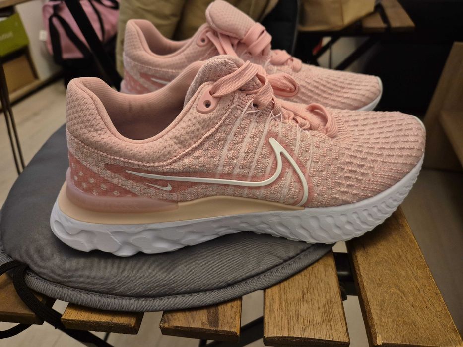 Маратонки Nike 38номер