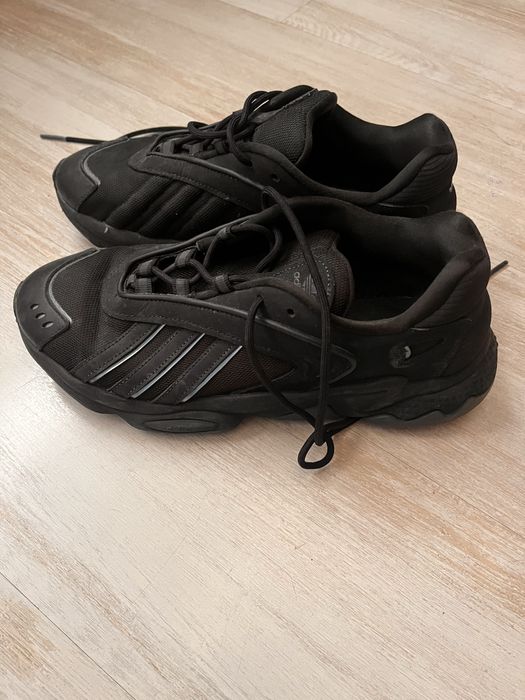 маратонки Adidas