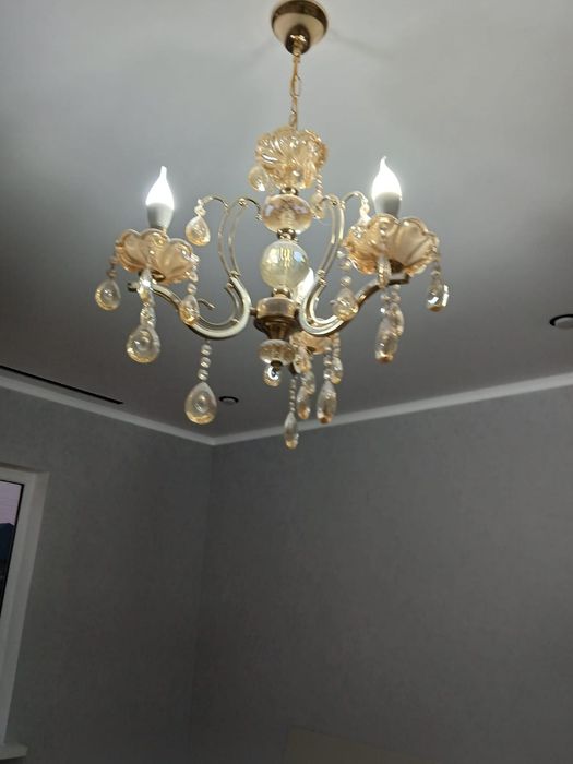 Продам люстры дешево