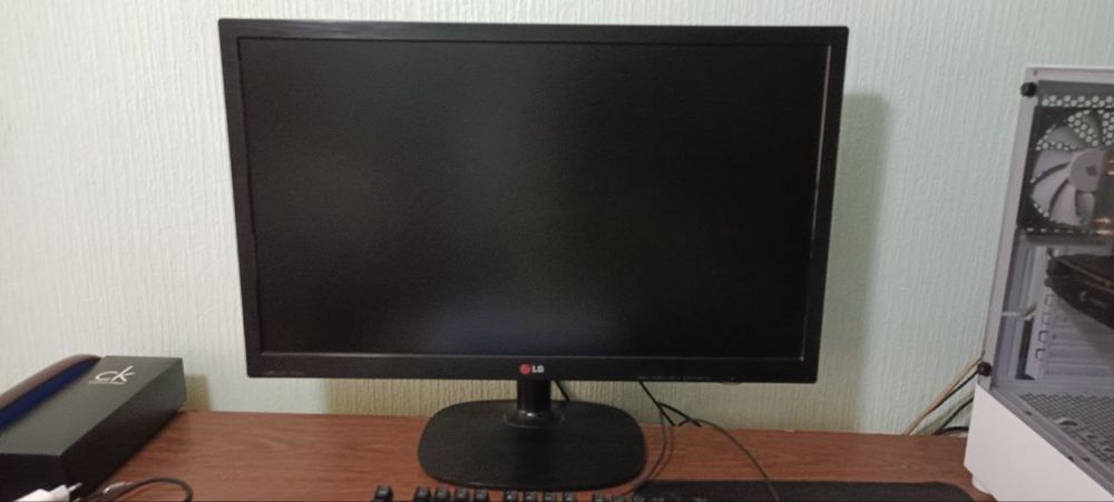 Продается монитор 24 диагональ LG! В хорошем, рабочем состоянии