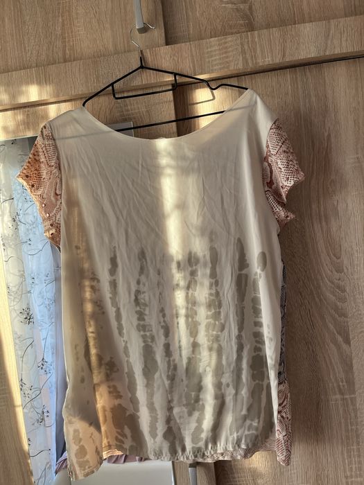 Top cu maneca scurtă Guess