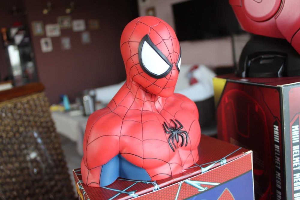 Marvel Hulk Iron Man Spider Man Alien фигура касичка