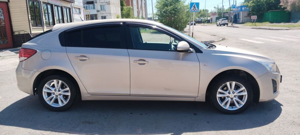 Шевроле Круз 1.6 2013г