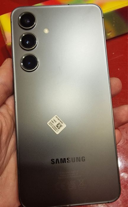 Samsung Galaxy S24 (SM-S921B) - Ecran Defect (Pentru Piese / Reparat)