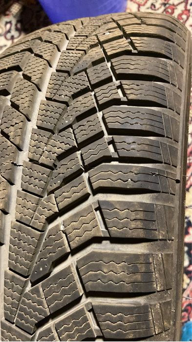 Продам резину зимнюю sailun